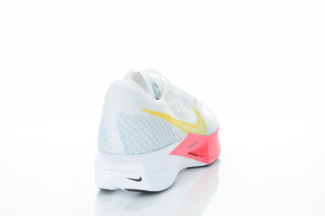 Nike W ZOOMX VAPORFLY NEXT% 3, ženski tekaški copati, bela | Intersport