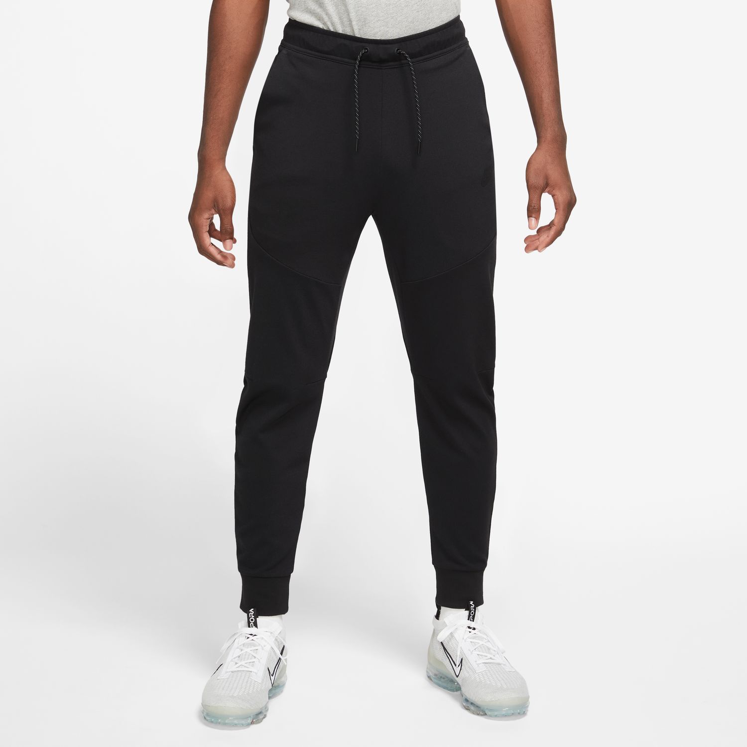 Nike M NK TECH LGHTWHT JGGR, moške hlače, črna | Intersport